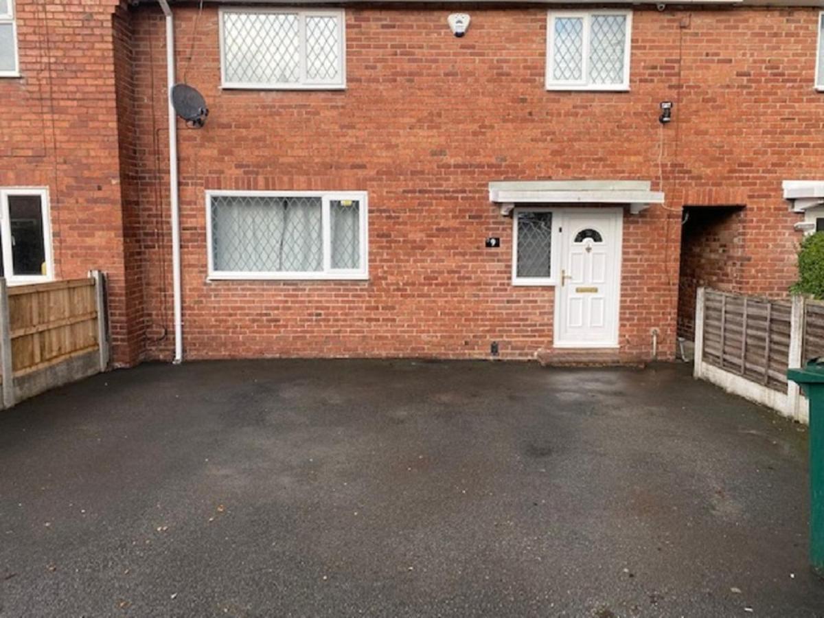 Villa Ideal Abode Greenfields Chester Exterior foto